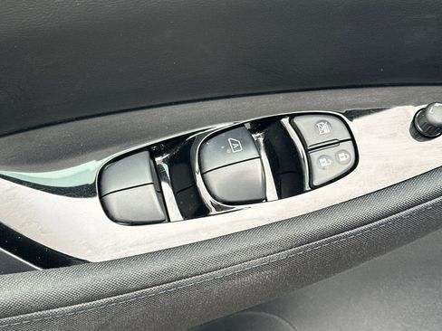 Used 2019 Nissan Leaf SV w/ SV All Weather Package image 13