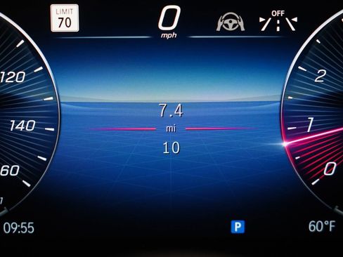 New 2026 Mercedes-Benz GLB 250 4MATIC image 23