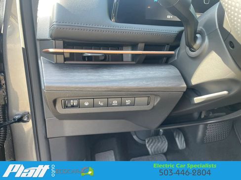 Used 2023 Nissan Ariya FWD image 28
