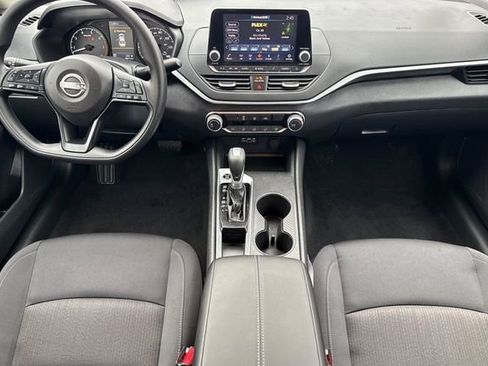 Used 2025 Nissan Altima 2.5 S image 14