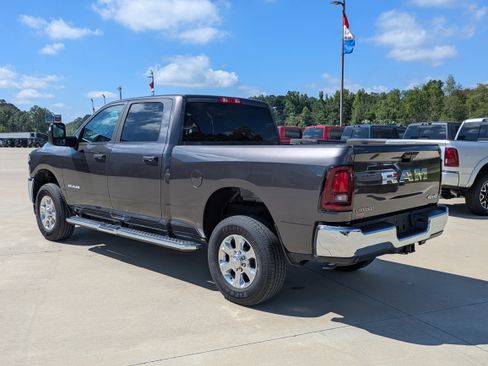 Used 2026 RAM 2500 Big Horn AWD/4WD image 6