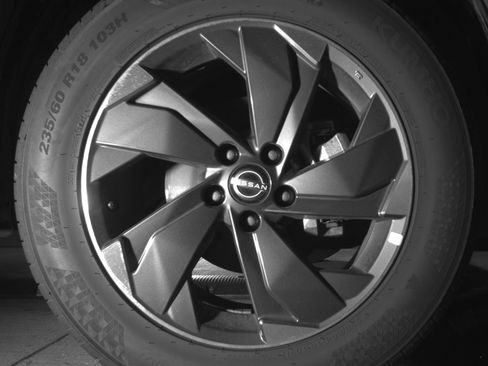 Used 2025 Nissan Rogue SV FWD image 13