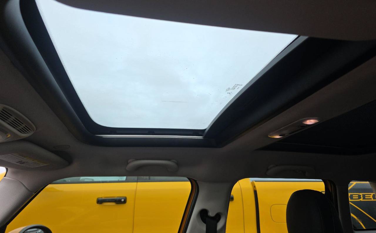 Used 2015 MINI Cooper 4-Door Hardtop FWD image 15