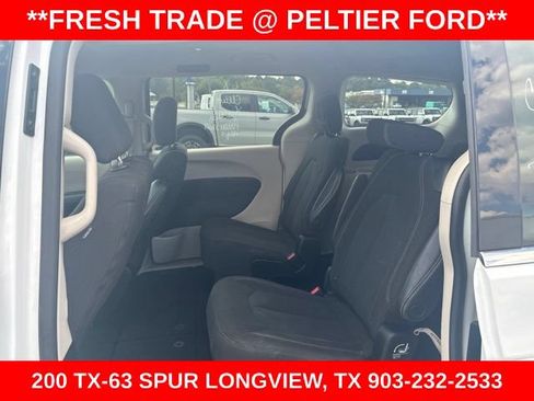 Used 2022 Chrysler Voyager LX FWD image 8