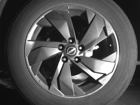 Used 2025 Nissan Rogue SV FWD image 14