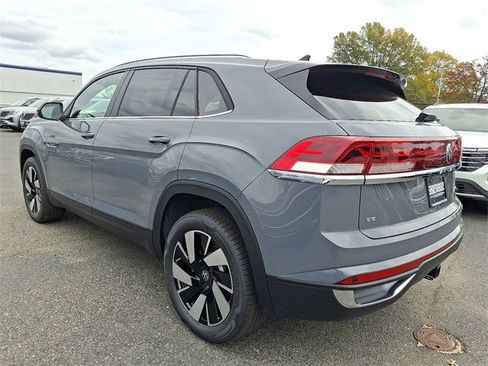 New 2026 Volkswagen Atlas Cross Sport SE image 3