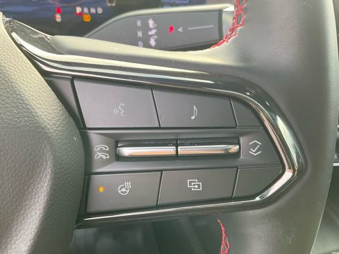 Used 2025 Chevrolet Equinox EV RS w/ LPO, Trailering Package image 31