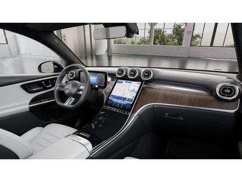 Used 2026 Mercedes-Benz GLC 300 4MATIC image 5