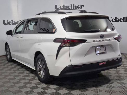 Certified 2023 Toyota Sienna LE FWD image 5