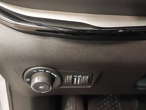 Used 2025 Jeep Compass Trailhawk AWD/4WD image 25