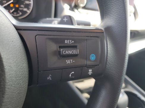 Used 2024 Nissan Rogue SV image 21