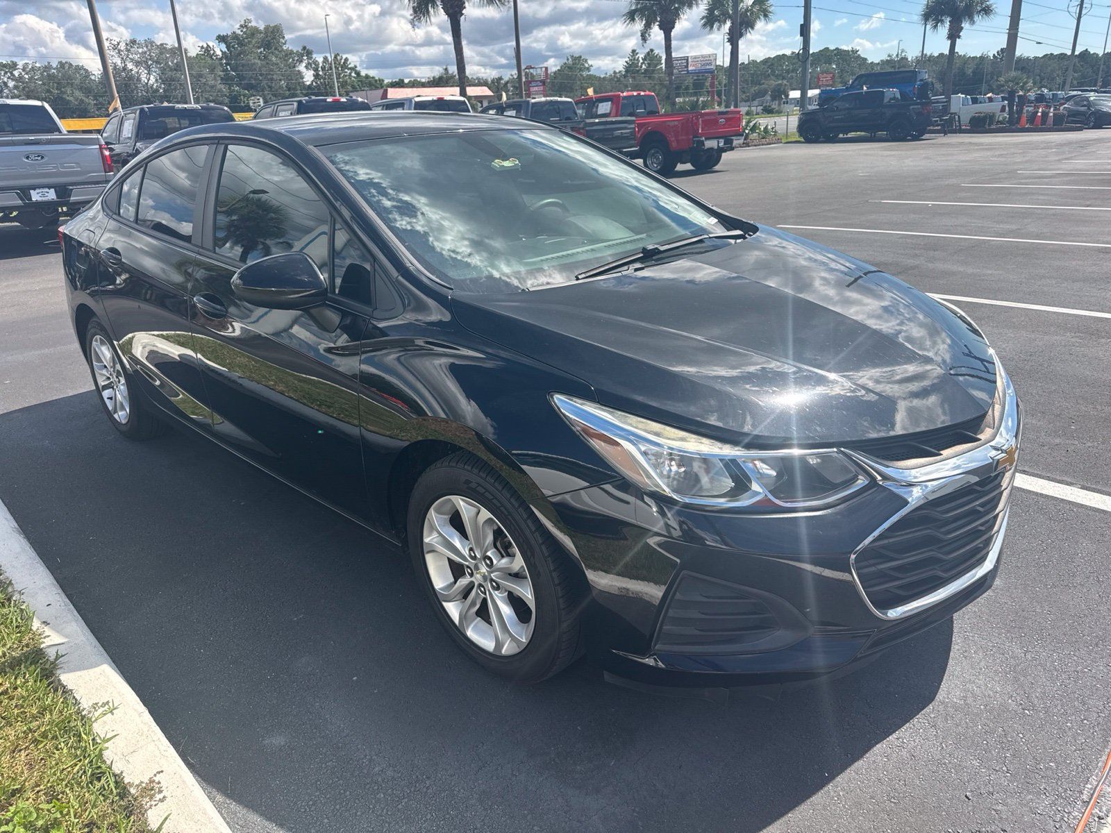 Used 2019 Chevrolet Cruze LS w/ LS Convenience Package FWD image 2