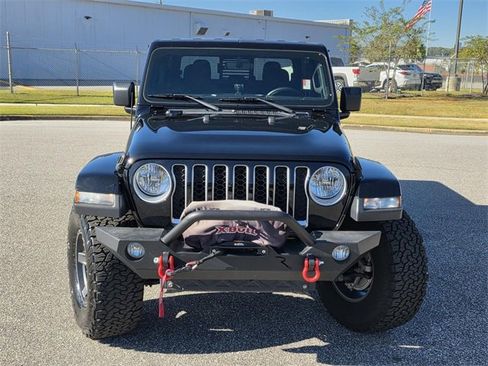 Used 2020 Jeep Gladiator Overland image 2