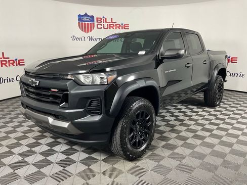 Used 2023 Chevrolet Colorado Trail Boss AWD/4WD image 7