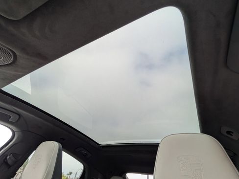 New 2025 Porsche Cayenne Turbo image 27