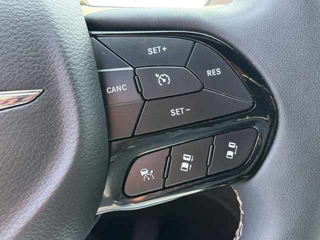 Certified 2023 Chrysler Pacifica Limited w/ S Appearance Package AWD/4WD image 19
