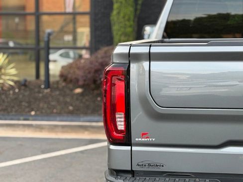 Used 2020 GMC Sierra 1500 SLT w/ SLT Premium Package image 15