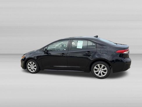 Used 2025 Toyota Corolla LE FWD image 7
