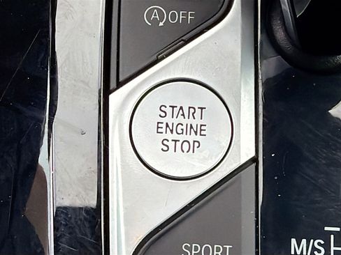 Certified 2025 BMW X4 xDrive30i w/ Premium Package image 37