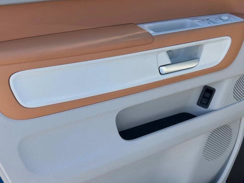 New 2025 Volkswagen ID. Buzz 1st Edition image 11