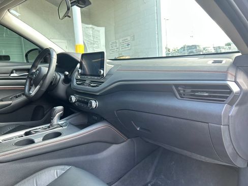 Used 2022 Nissan Altima 2.5 SR AWD/4WD image 15