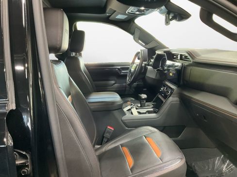 Used 2024 GMC Sierra 1500 AT4 w/ AT4 Preferred Package AWD/4WD image 17