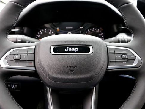 New 2026 Jeep Compass Latitude image 11