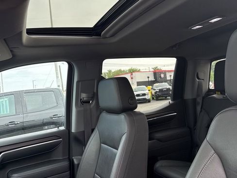 Used 2022 GMC Sierra 1500 SLT w/ SLT Premium Plus Package AWD/4WD image 4