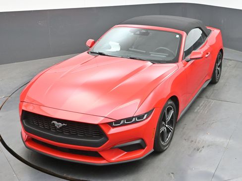 Used 2024 Ford Mustang Convertible RWD image 28