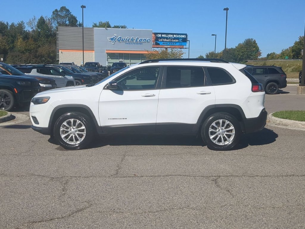 Certified 2022 Jeep Cherokee Latitude Lux AWD/4WD image 2