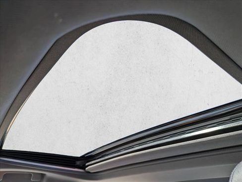 Used 2021 Toyota Avalon Limited image 15