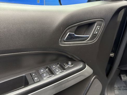Used 2019 Chevrolet Colorado LT w/ LT Convenience Package AWD/4WD image 11