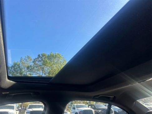 Used 2021 BMW 330i xDrive Sedan w/ Convenience Package image 22