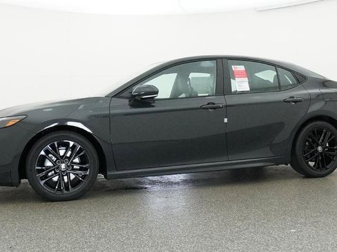 New 2026 Toyota Camry SE FWD image 8