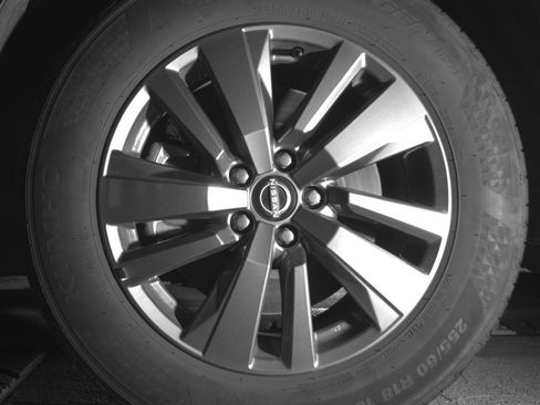 Used 2025 Nissan Pathfinder SV FWD image 12