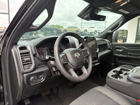 Used 2026 RAM 2500 Big Horn AWD/4WD image 4