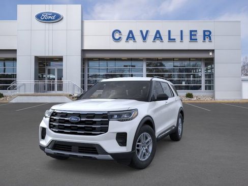 Used 2025 Ford Explorer Active image 2