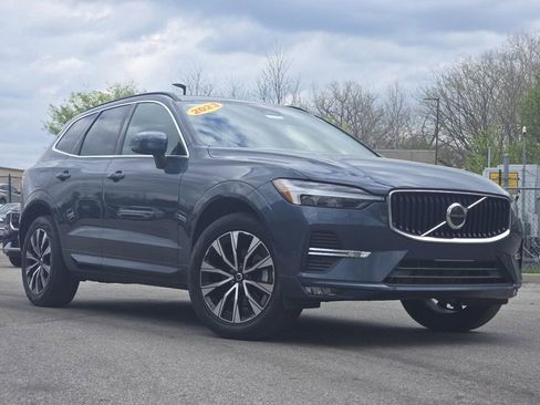 Used 2023 Volvo XC60 B5 Core w/ Climate Package image 2
