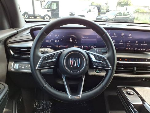 Used 2025 Buick Enclave Preferred AWD/4WD image 16