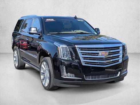 Used 2020 Cadillac Escalade Platinum AWD/4WD image 3