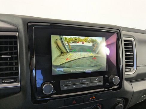 Used 2022 Nissan Frontier SV image 18