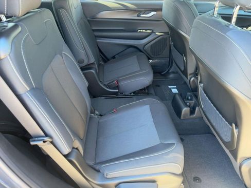 New 2026 Jeep Grand Cherokee L Laredo AWD/4WD image 28
