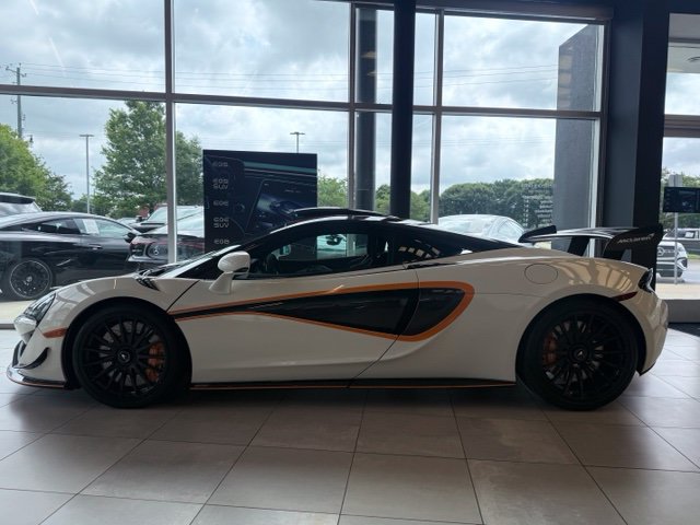 Used 2020 McLaren 620R RWD image 2