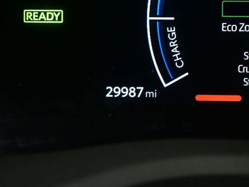 Used 2025 Toyota Camry LE w/ Convenience Package image 25