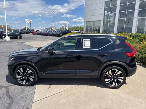 Certified 2023 Volvo XC40 B5 Plus w/ Driver Assist Package AWD/4WD image 9