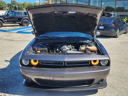 Used 2019 Dodge Challenger R/T image 18