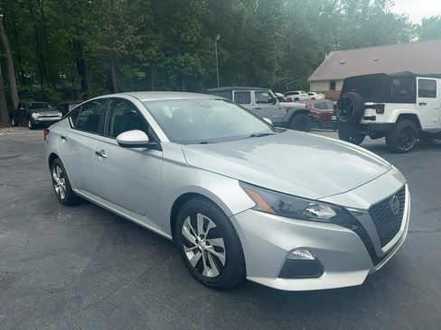 Used 2022 Nissan Altima 2.5 S image 3