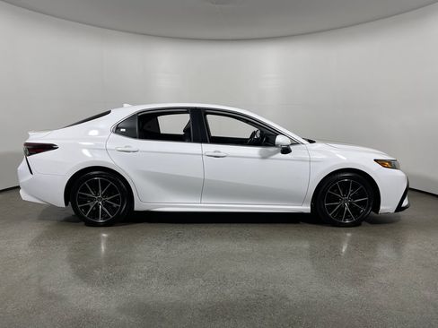 Certified 2021 Toyota Camry SE w/ Convenience Package FWD image 2