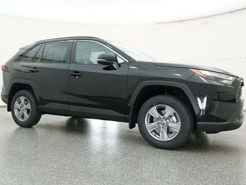 New 2025 Toyota RAV4 XLE image 28