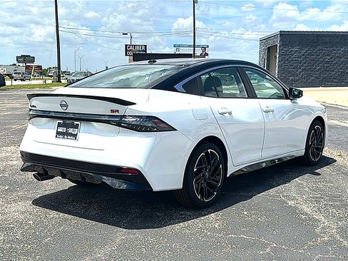 New 2026 Nissan Sentra SR w/ Floor Mat Package FWD image 8